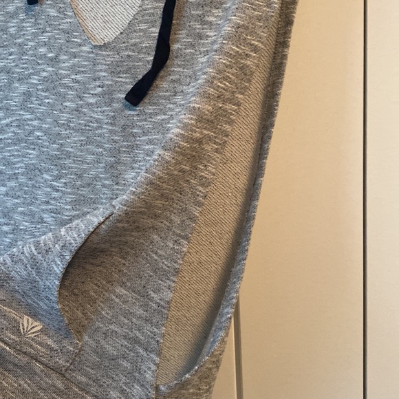 ✨ANY 2 FOR 15 ANY 3 FOR 20✨- Sleeveless Forever21 Hooded Vest - Picture 6 of 10